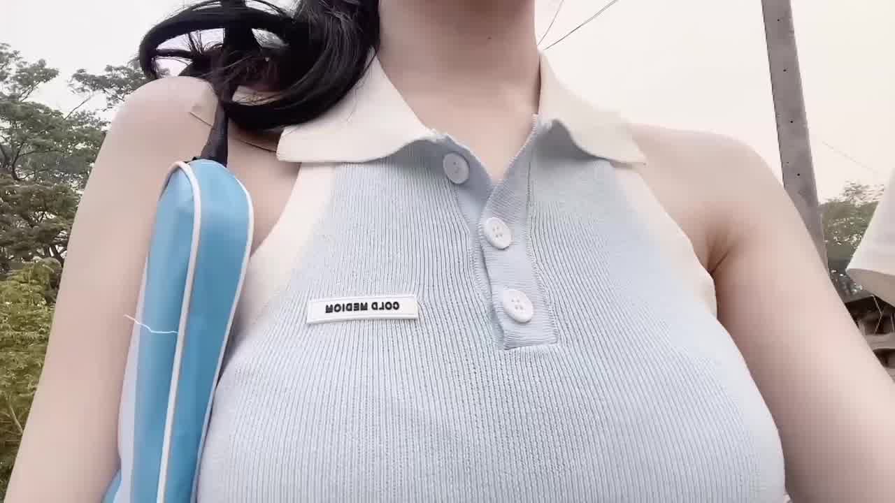  三月樱花 羽毛球女教练 性爱培训班 的剧照7