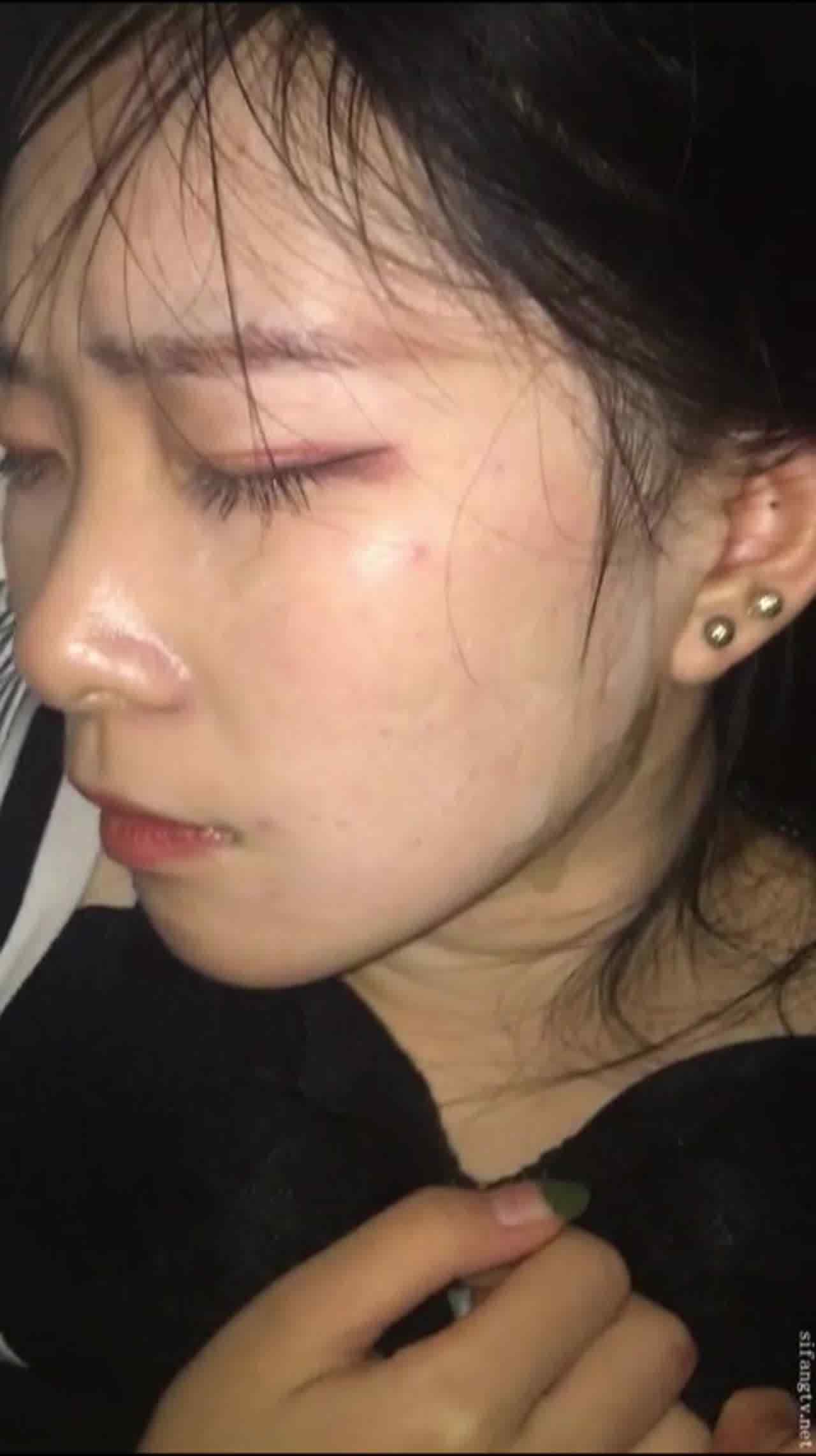  渣男偷偷录下跟小女友的性爱视频 的剧照1