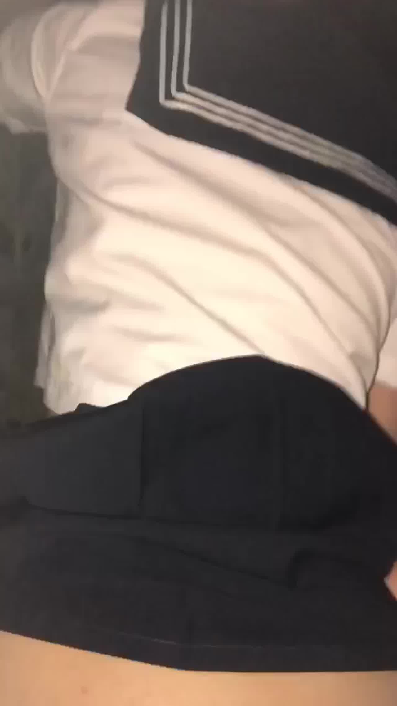  学生妹子野外被狂干 的剧照8