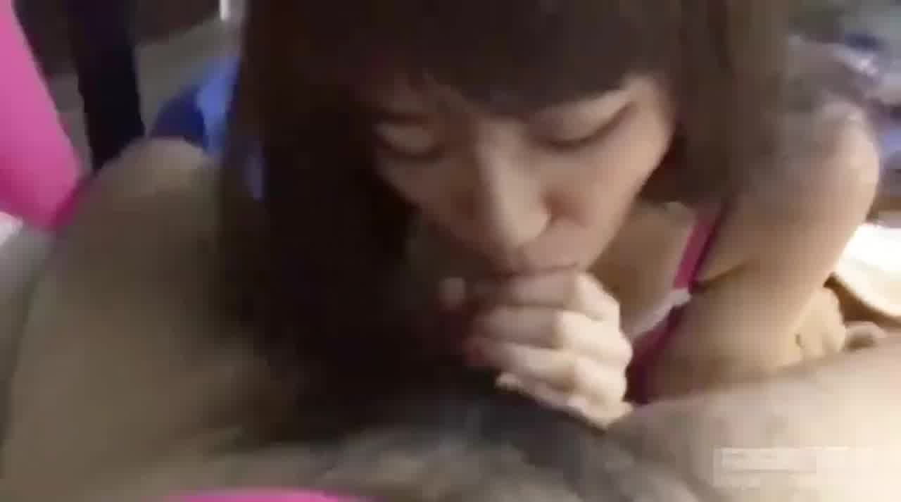  新加坡美姐门事件遭出卖“啪啪啪影片” 全程敬业深深含着 的剧照8