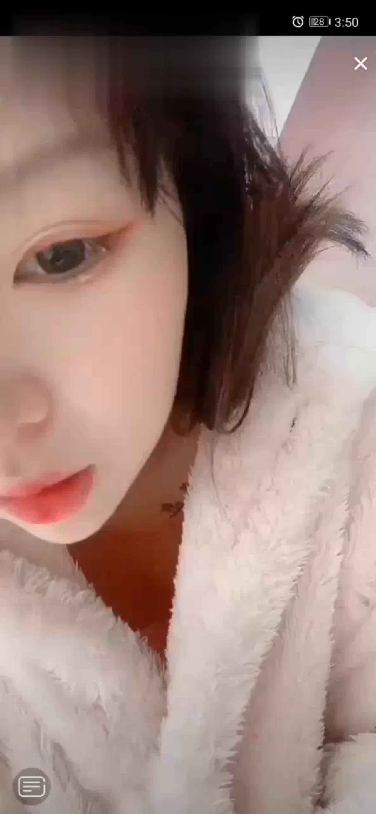  抖音走光系列-粉嫩乳头 的剧照4