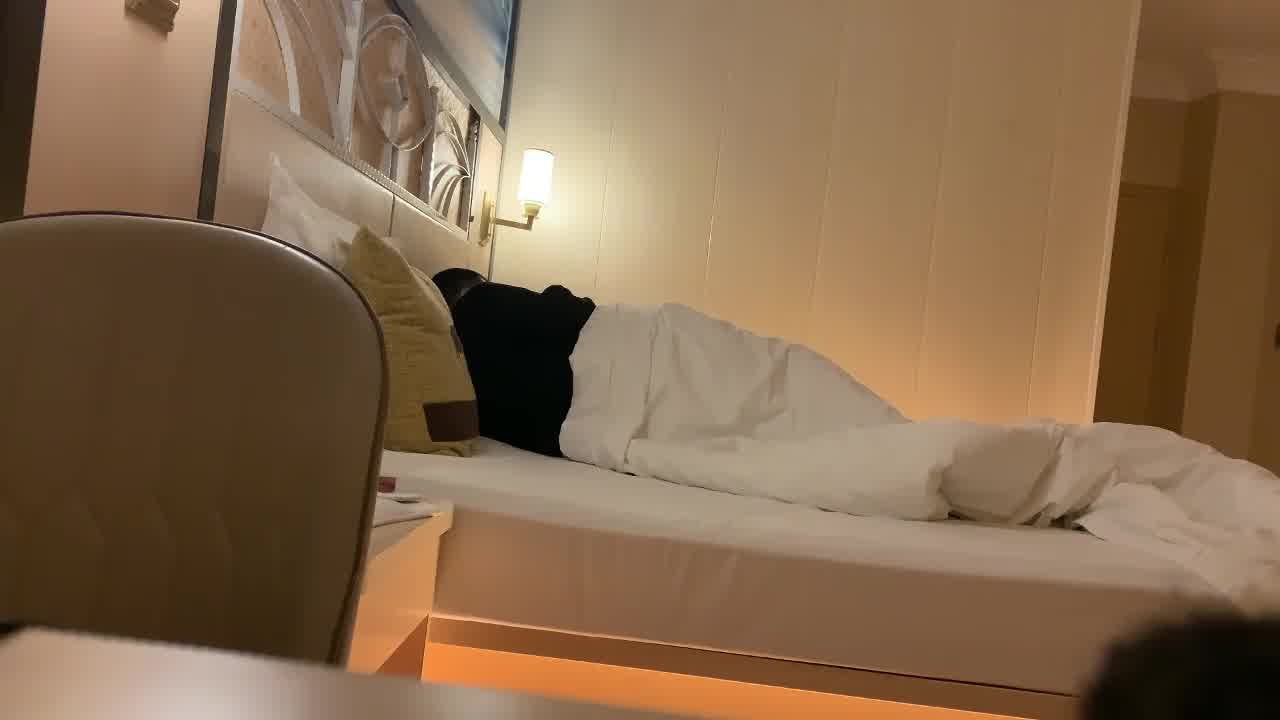  自购推特约炮大神-我操，你他妈时候把裤子脱了啊？真实强推黄头发的妹妹，各种姿势超暴力的插入 的剧照2