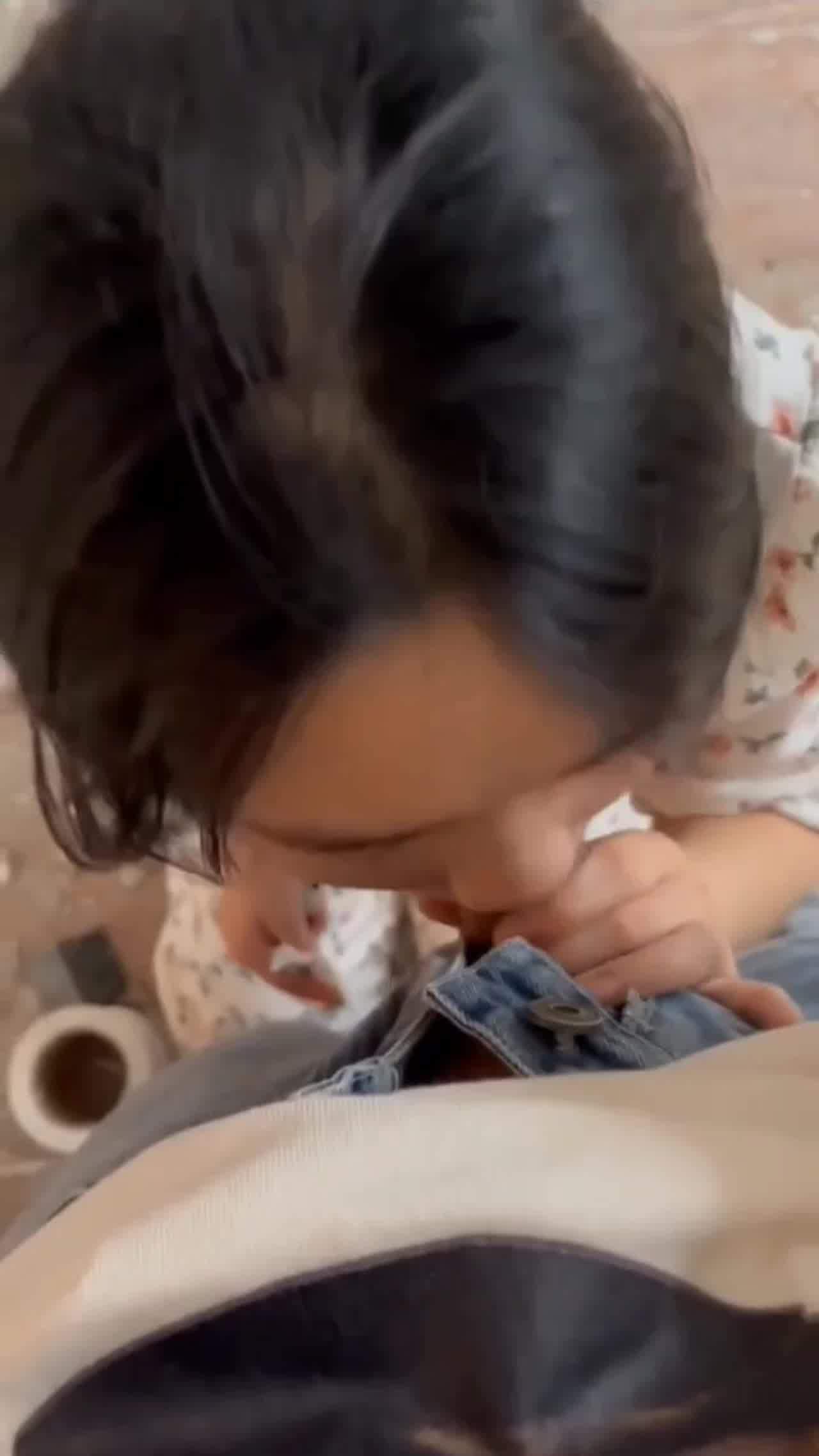  哺乳期少妇背夫偷汉，视频曝光 的剧照8