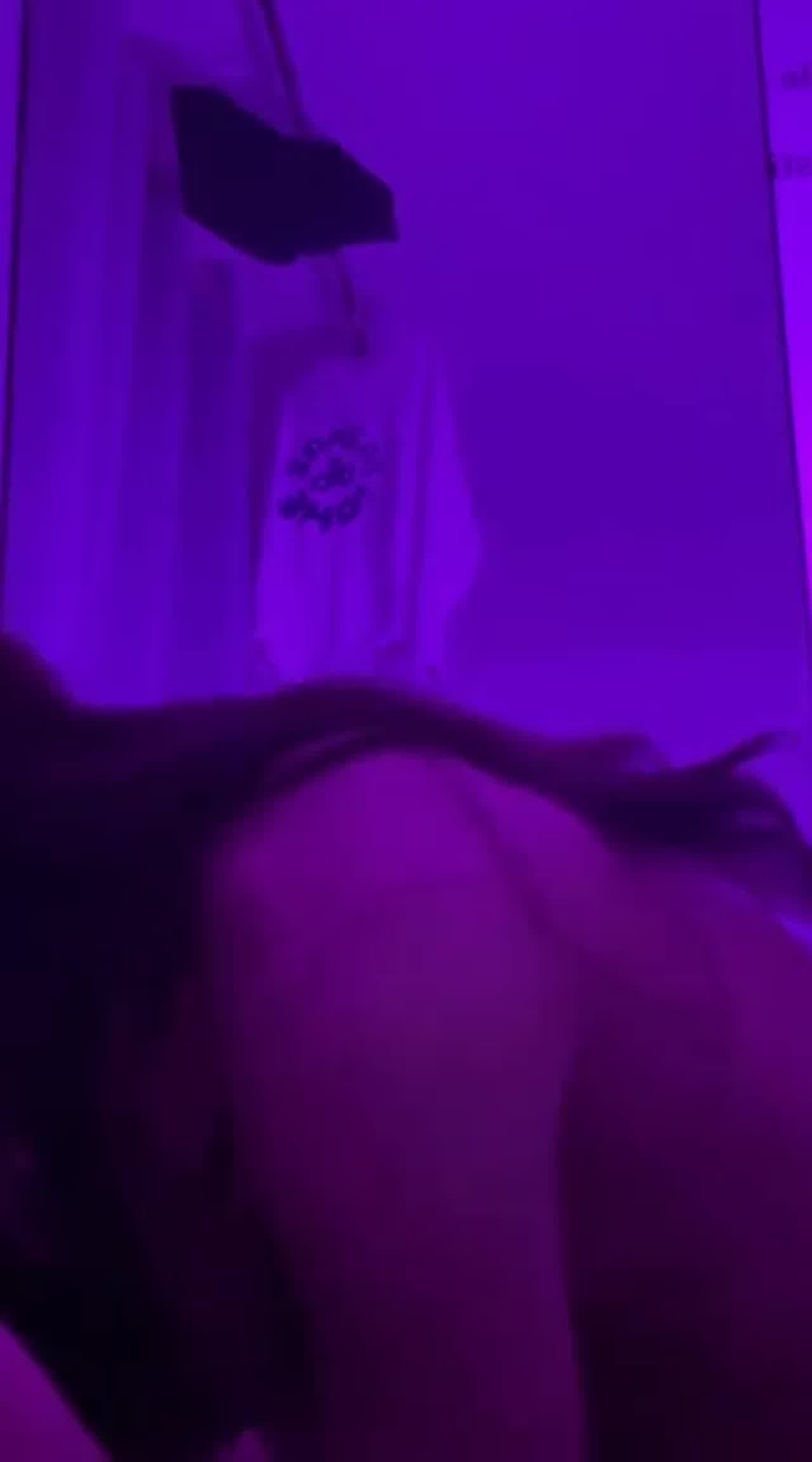  宋先生 女友不在家 叫炮友快过来开啪 的剧照8