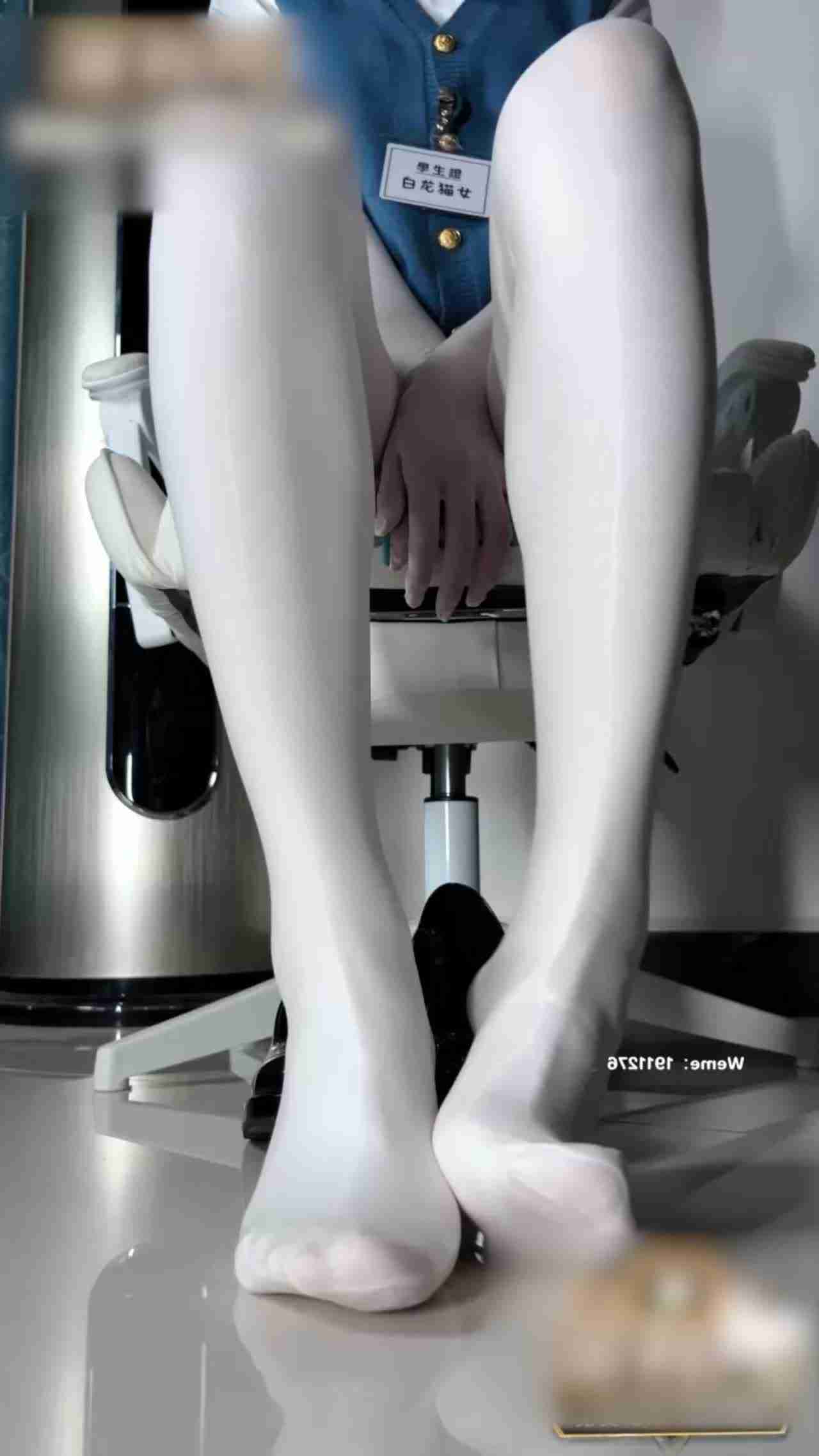  抖音50万粉丝网红 白龙猫女 微密圈付费福利合集 妩媚眼神极限诱惑 的剧照2