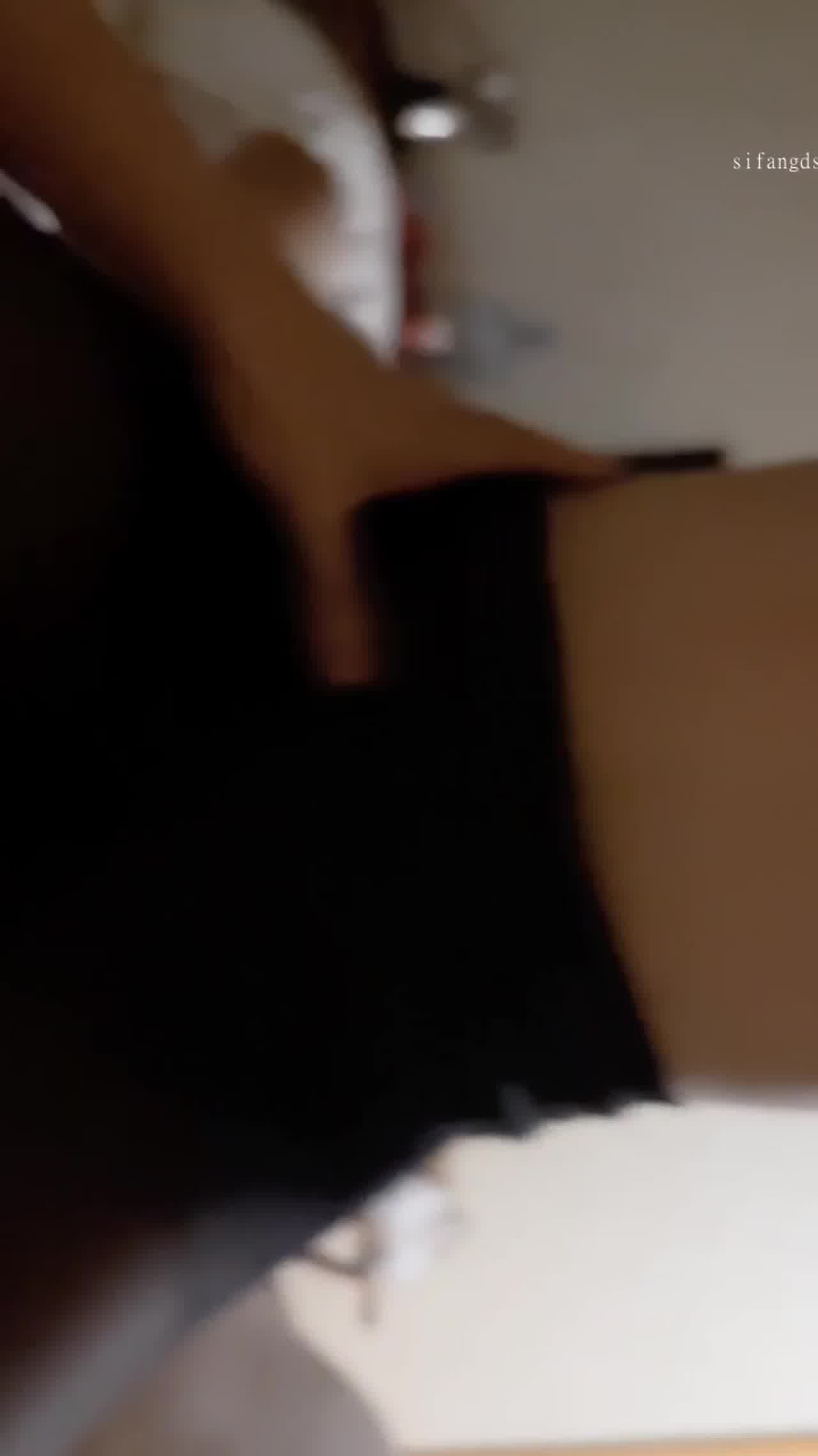  极品骚货性爱流出 的剧照8