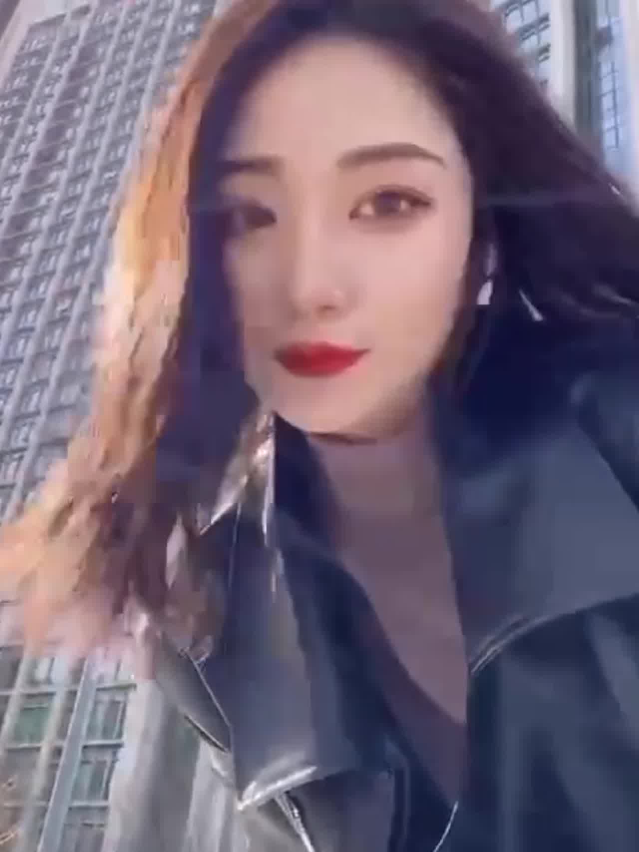  高挑又丰满的身材 邻家御姐的气质女人味十足 的剧照10