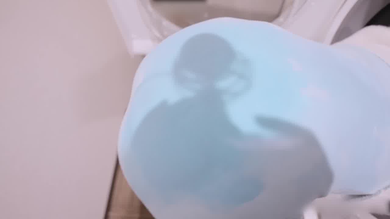  【小编推荐】nana 头上顶着绿光 你老婆在吃我鸡巴 的剧照2