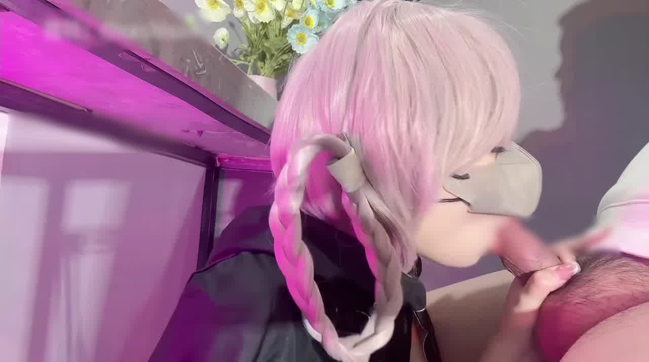  骚屄好香小妹很会吃 的剧照1