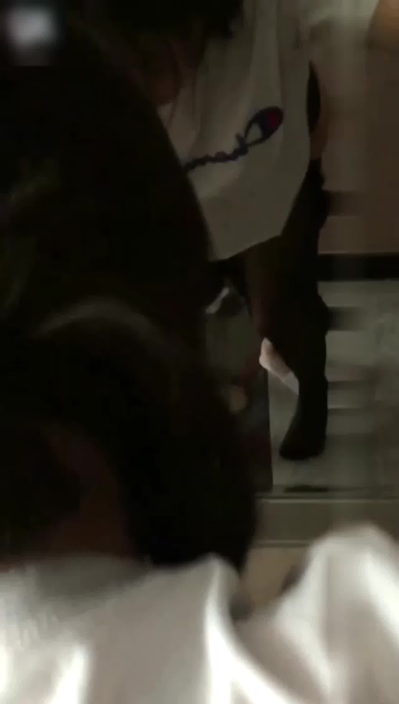  大学清纯妹被后入 的剧照6