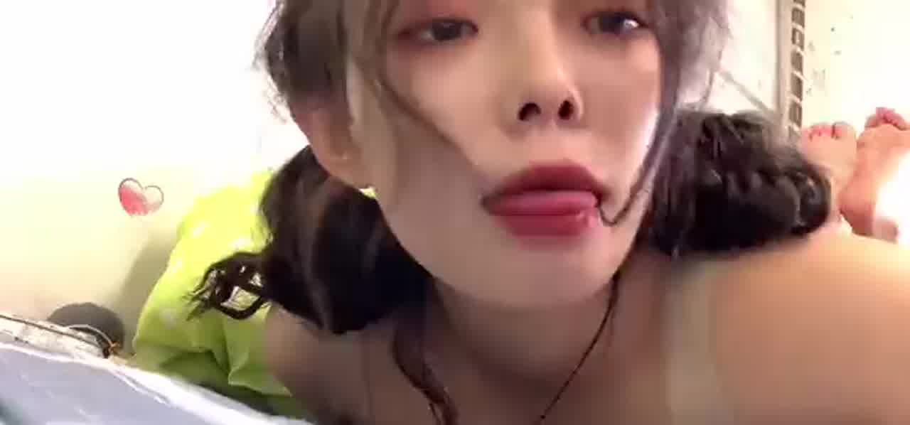  卡哇伊小姐姐在寝室发骚这奶子哥哥们喜欢吗！ 的剧照7