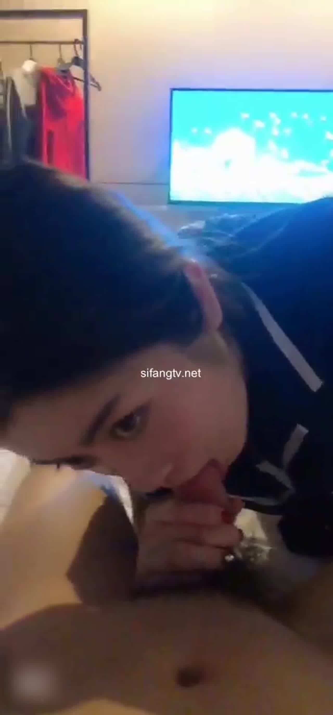  私约女同事做爱 让他扮演淫骚小女警 的剧照6