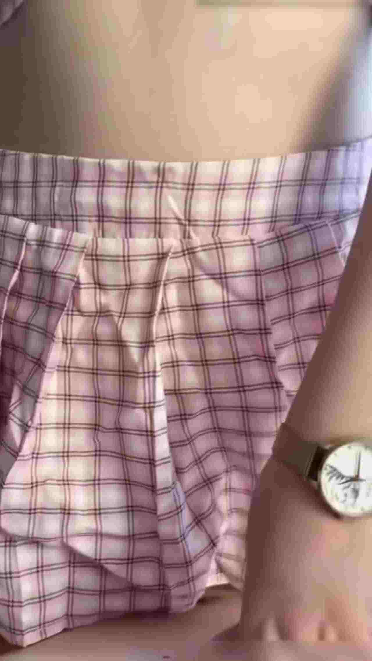  自拍流出，小美女白虎穴嫩到流水了 的剧照2