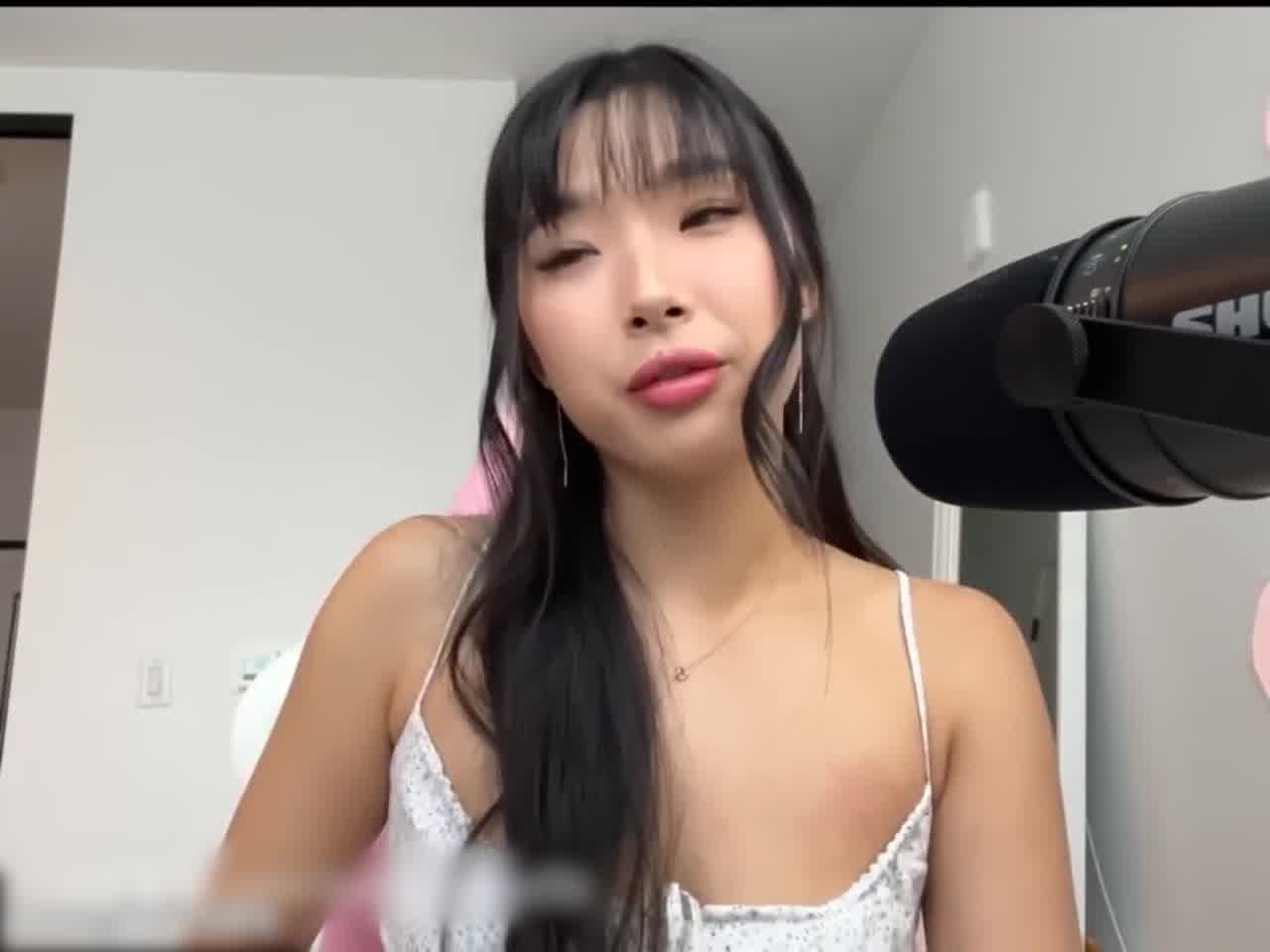  李艾 你的特战英豪爱好者女票在1v1中轻松将你拿下 的剧照9