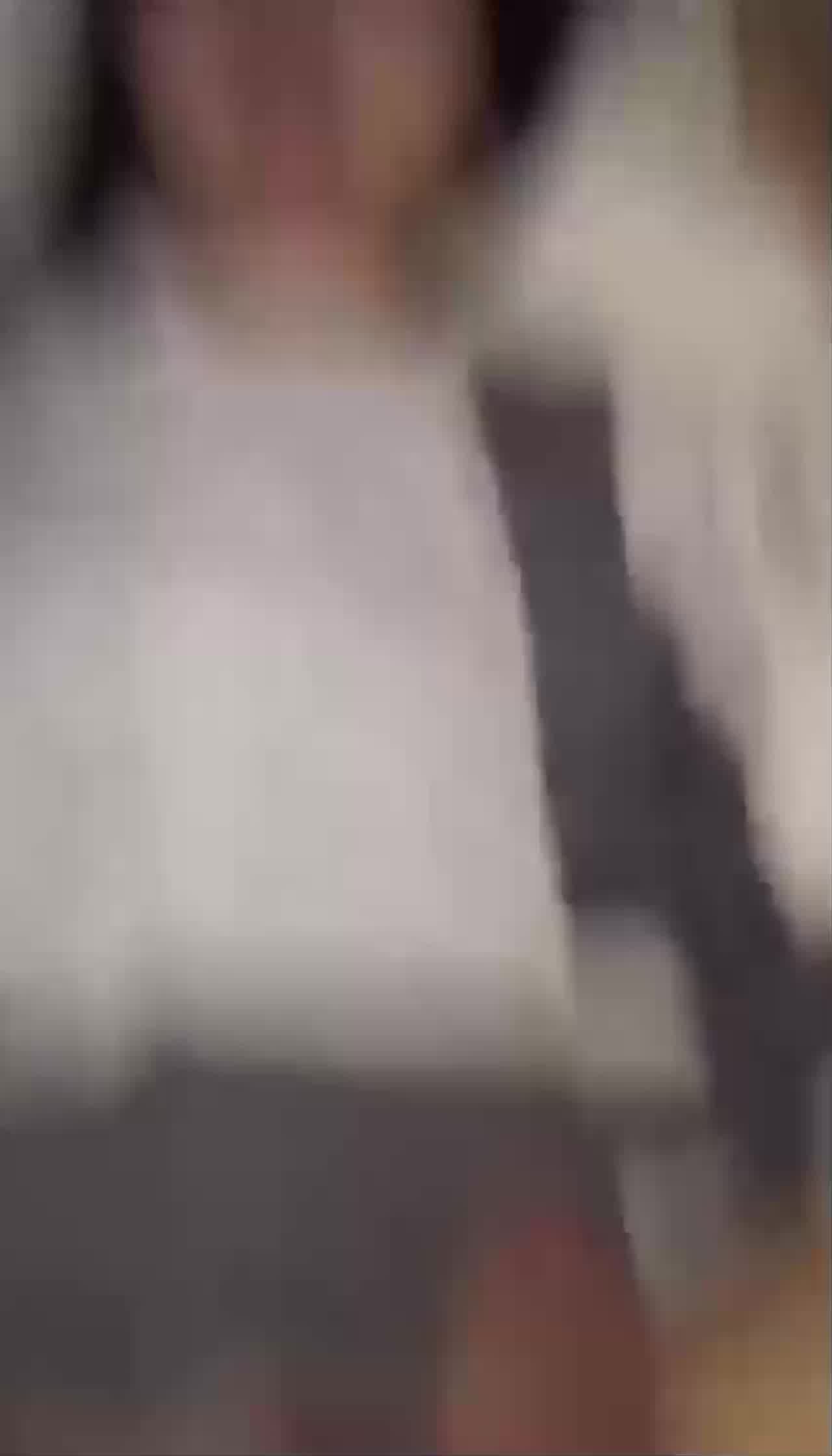  淫荡骚逼喊着要吃，全部射嘴里 的剧照6