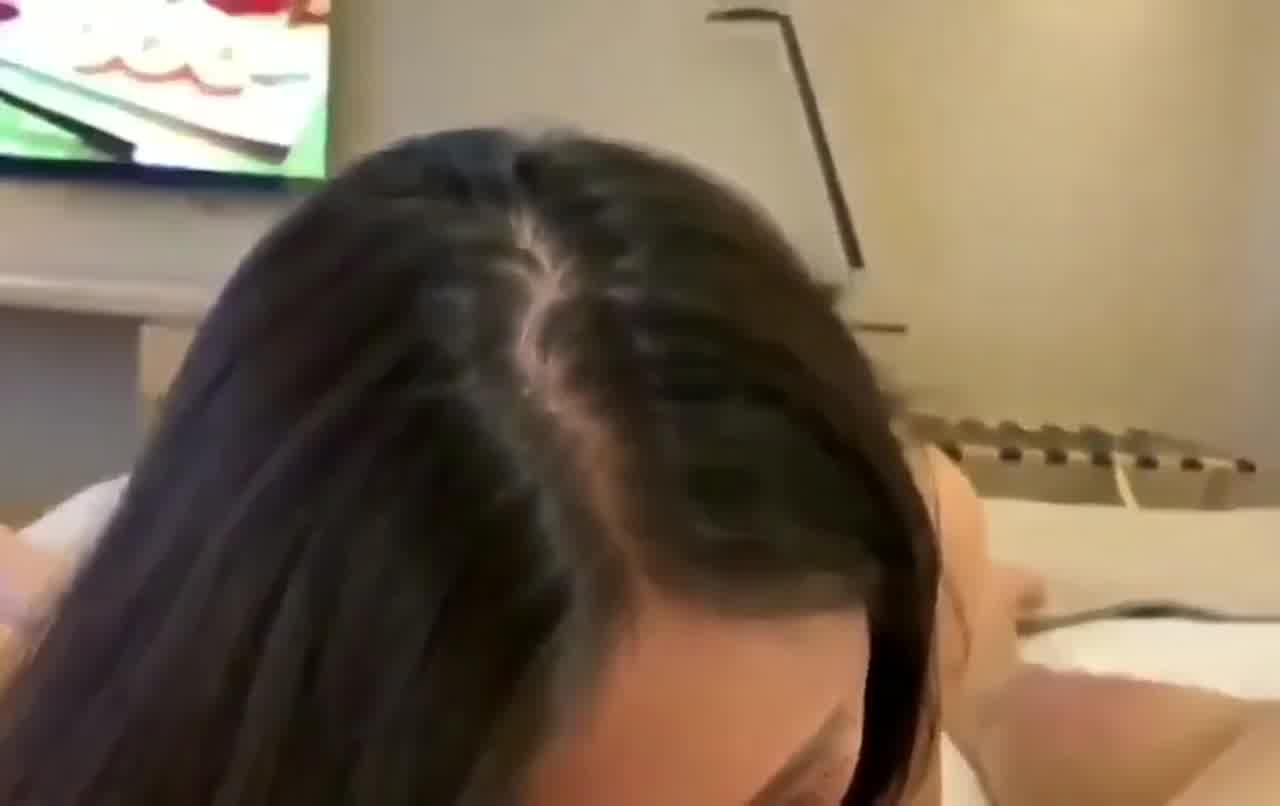  大学女系花假期兼职赚外快 的剧照9