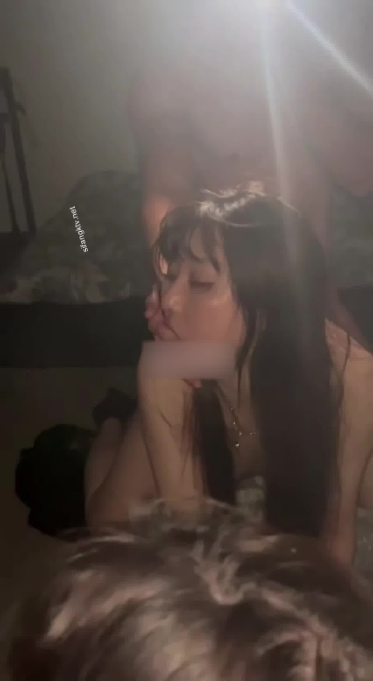  跷臀美肌后入大神 的剧照9