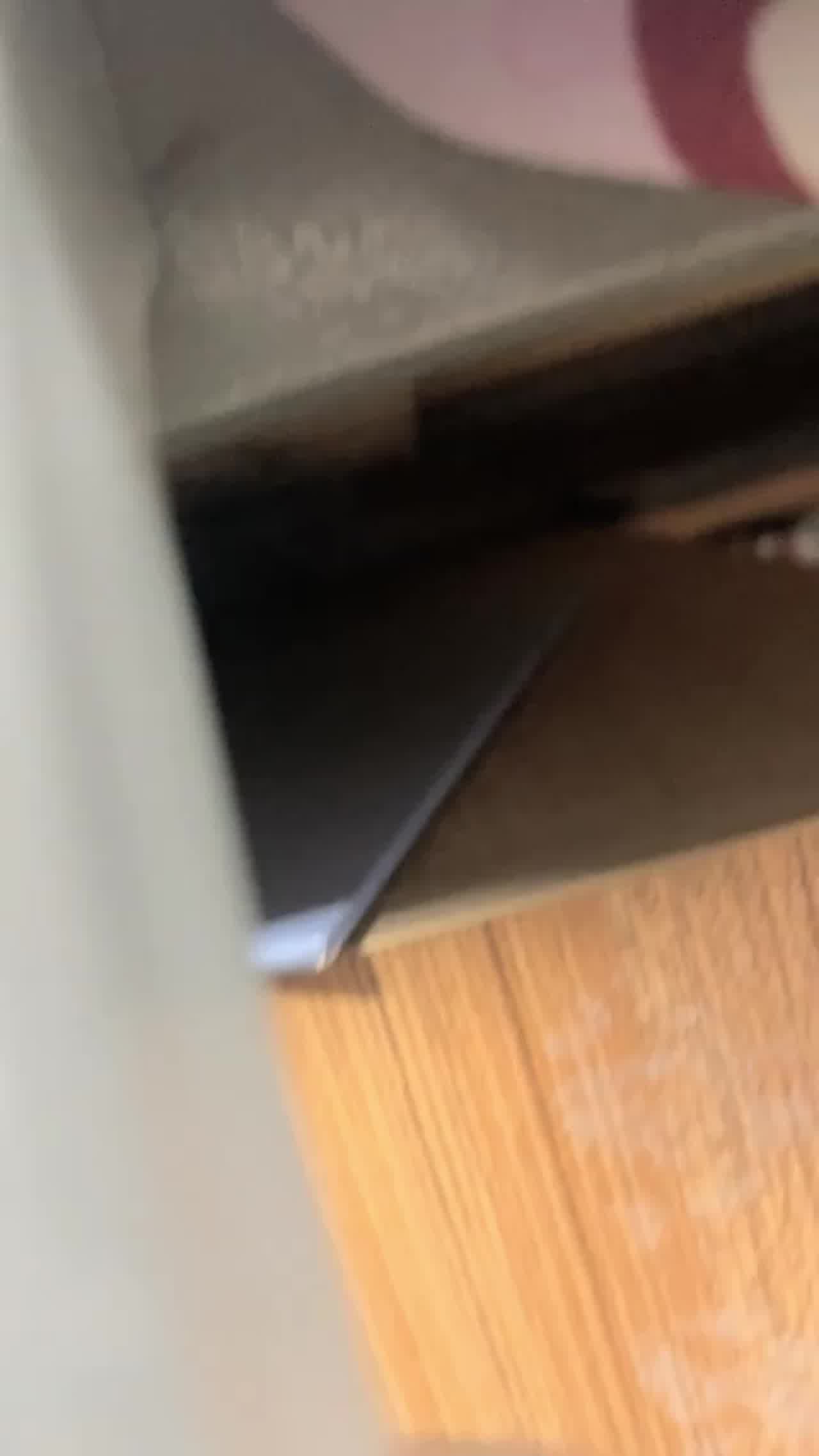  【宿舍创业挑战】爱聊天的宿舍，出卖偷拍穿内裤的室友，女主自慰都小心的插，然后去厕所闻闻手指有没有味！ 的剧照4