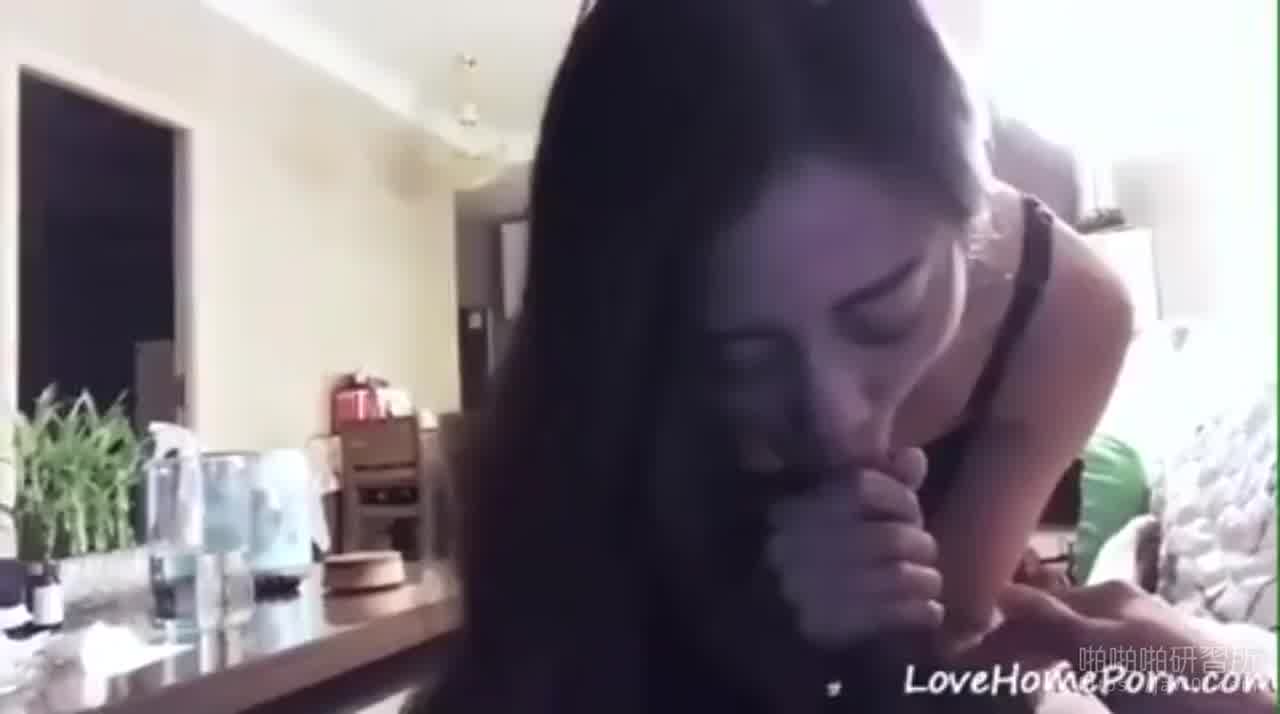  冲业绩让顾客「上车」！女神级汽车业务性爱影片流出！ 的剧照8