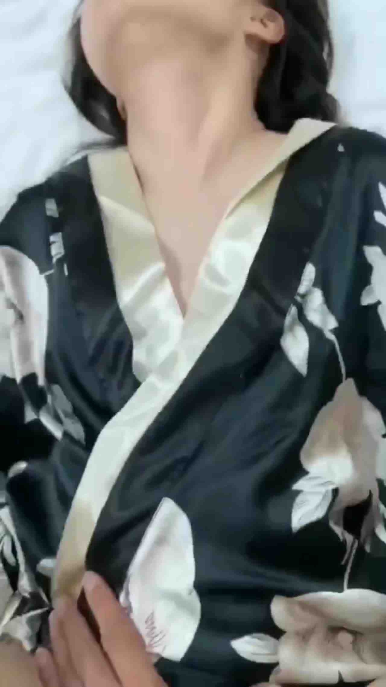  兄妹乱伦，苏州反差妹妹王芳长期和亲哥保持乱伦关系 的剧照4