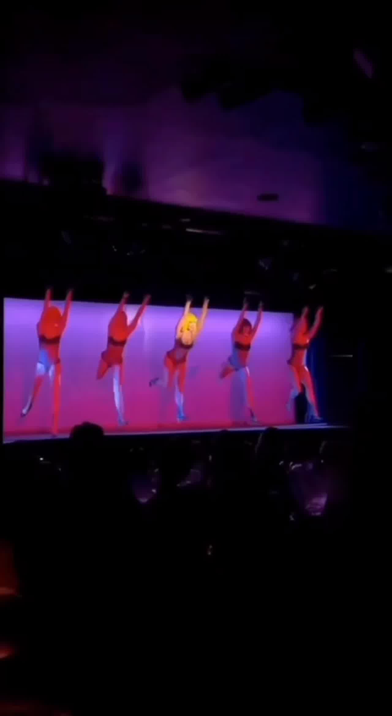  Lisa疯马秀首秀现场片段 的剧照2