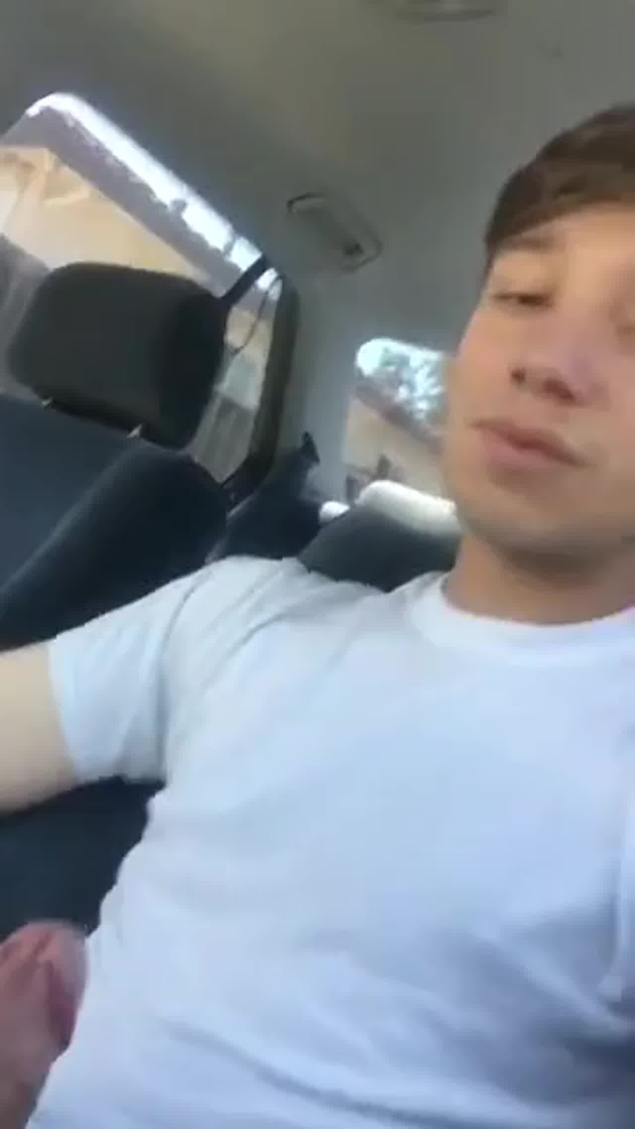  大学门口上车的妹子很卖力 的剧照7