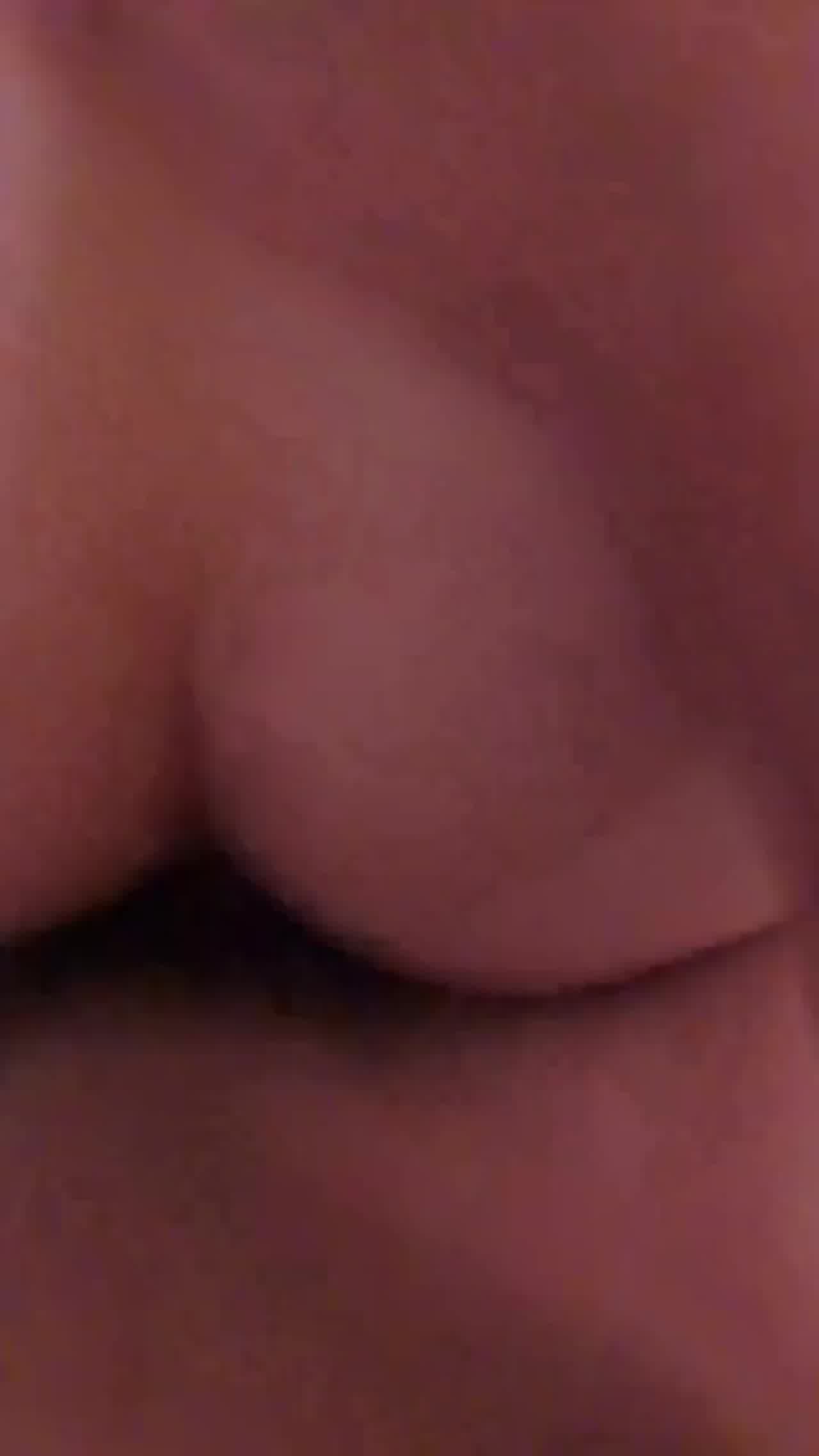  骚货自己拿着手机拍摄 的剧照9