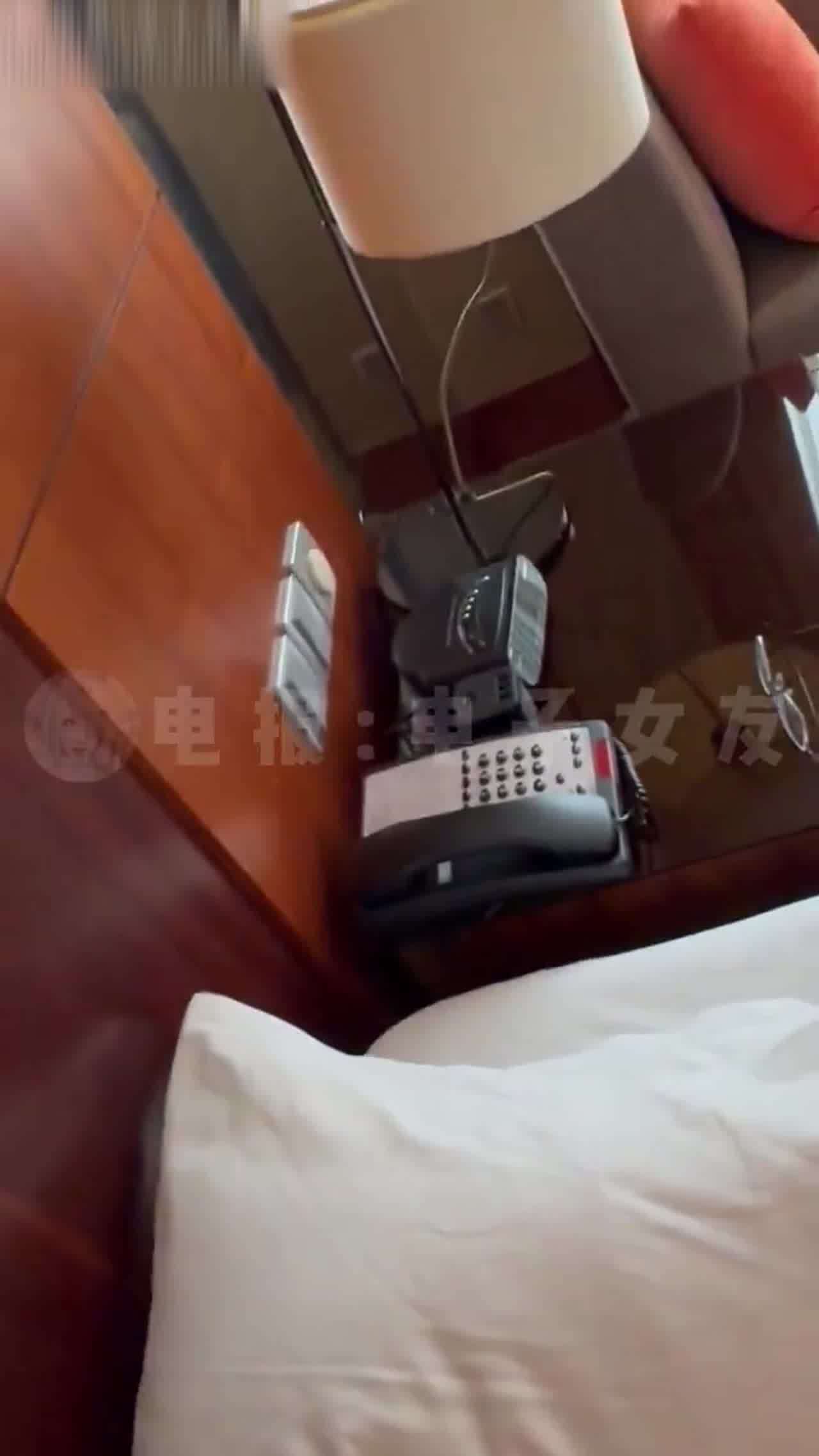  拥有个女仆小母狗是怎样的感受？口活也是好的，舔到头发都乱了 的剧照10