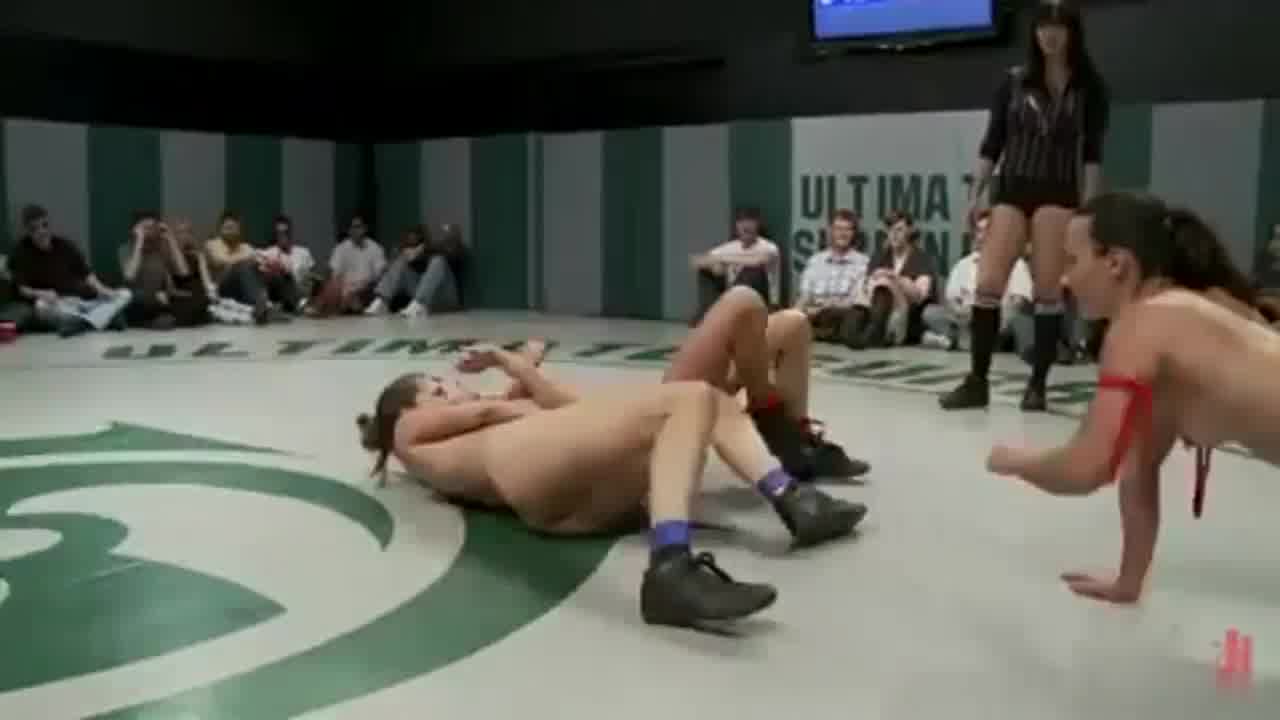  激突!!性爱摔角世界杯 的剧照10