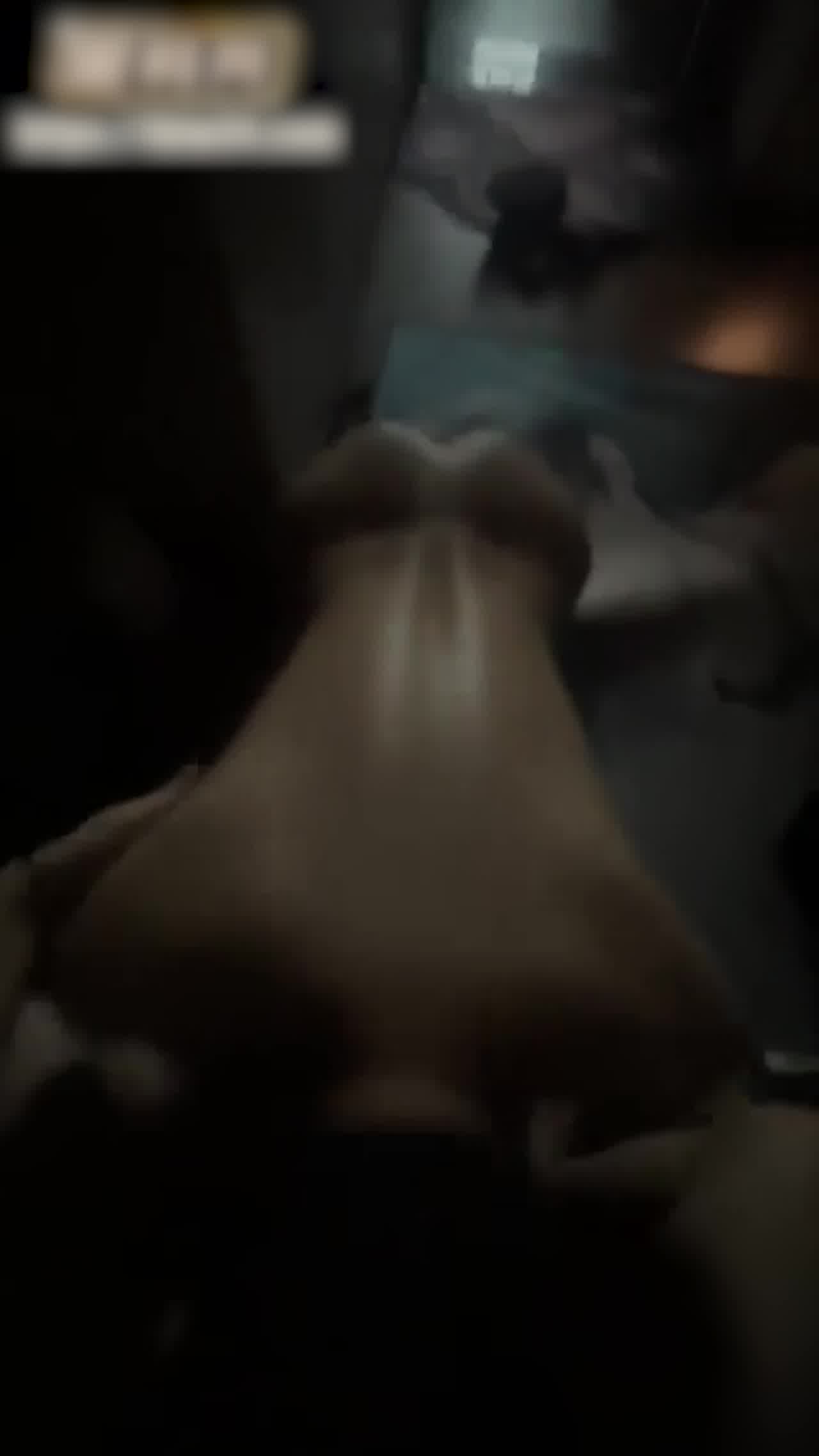  长沙海底捞战神暴打港独男女主 姜颜 早期推特黑历史被扒 3p视频被曝光 纹身实锤！ 的剧照7