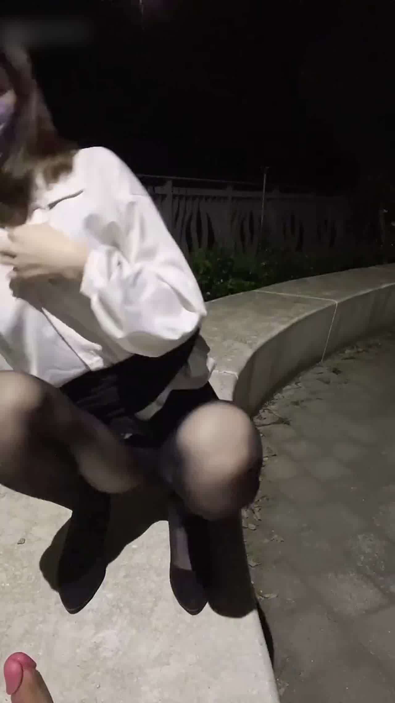  Jessie 黑丝高跟鞋ol下班跑去公园野外自慰抠逼 的剧照8