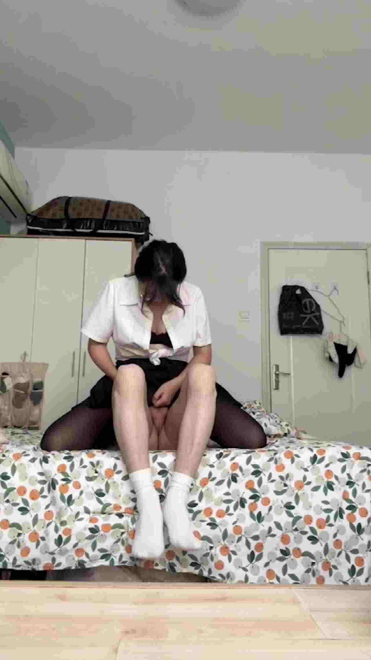  果然四眼妹多数是反差婊纯纯胯下骚母狗精盆肉便器‼️ 的剧照5