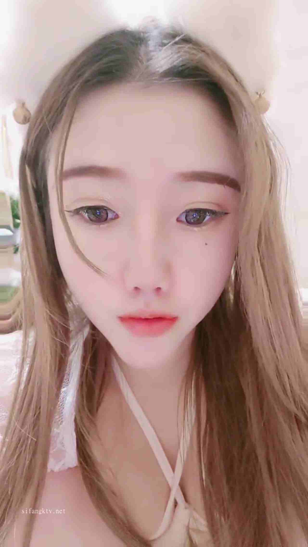  想不想看新鲜可口的嫩鲍 的剧照1