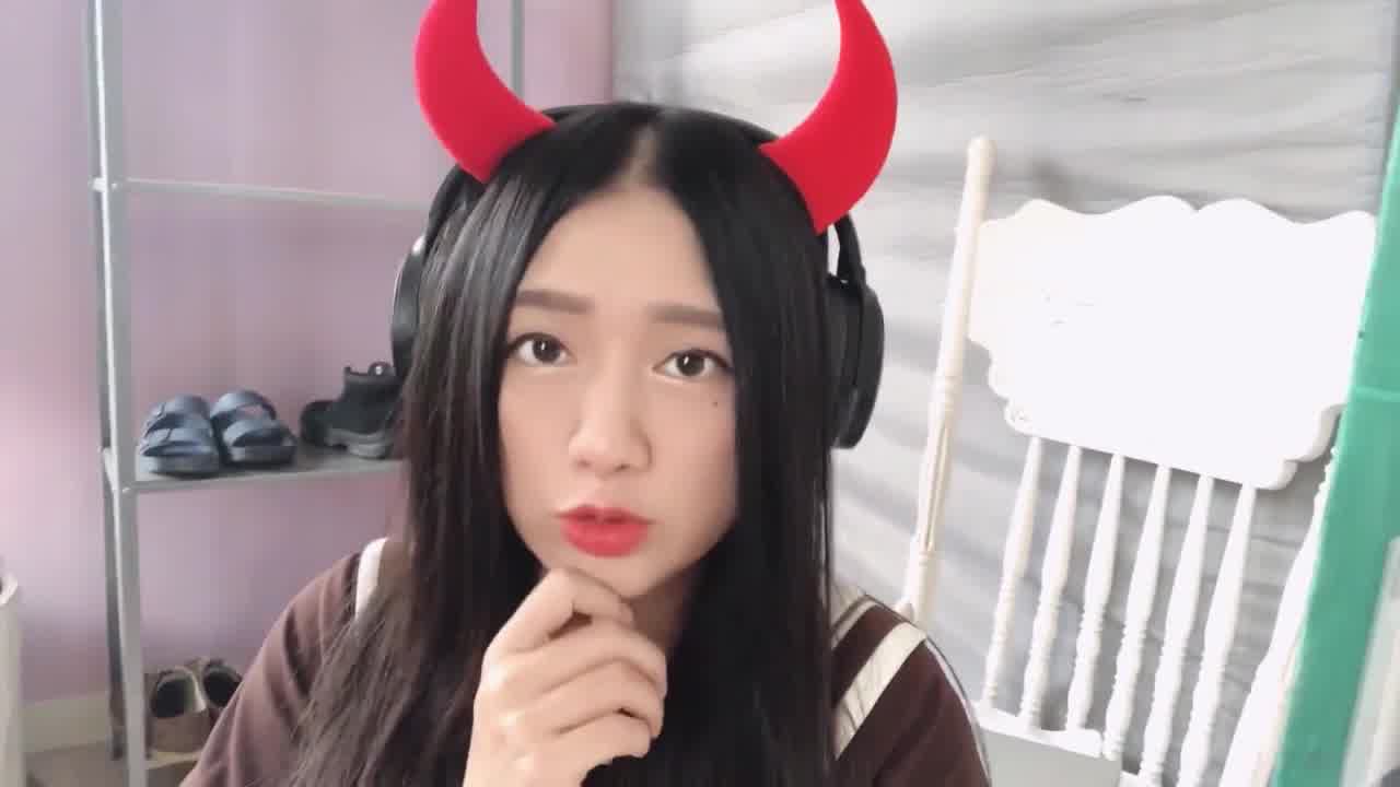  daisybaby 二次元学生服星人前来吸干你的子孙袋 的剧照4