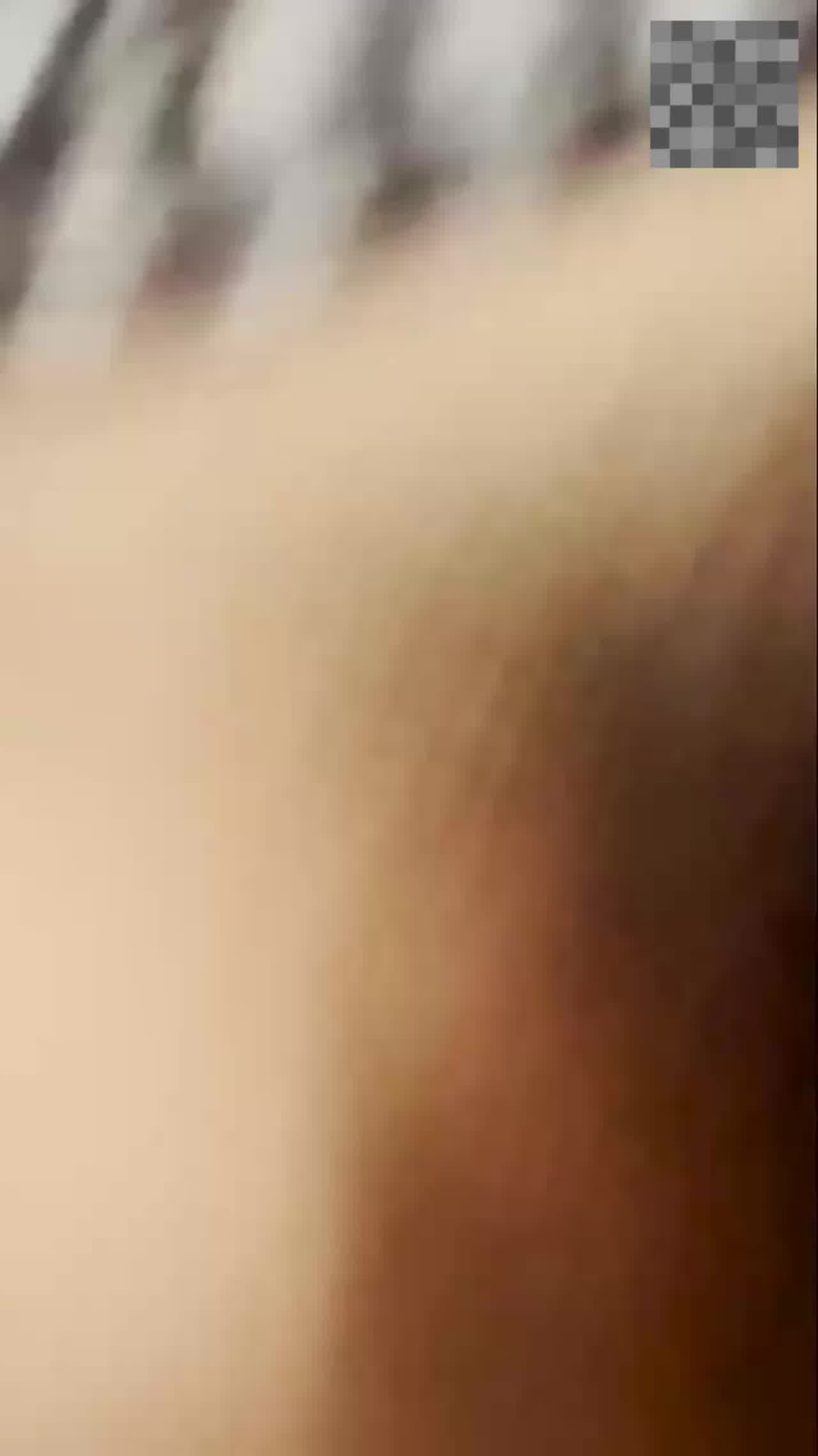  和姐姐在租房的日子姐姐在喝的微醺状态下居然和我做爱了 的剧照4